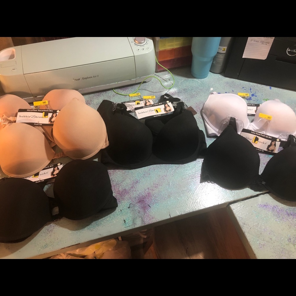 Lot of 5 38 D bras